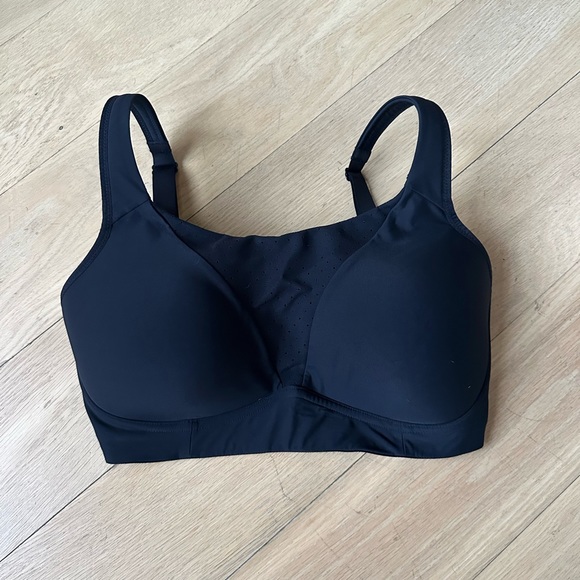 Lululemon Run Times Bra in Black - Picture 3 of 6